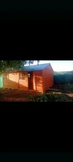 Wendyhouse and log cabin