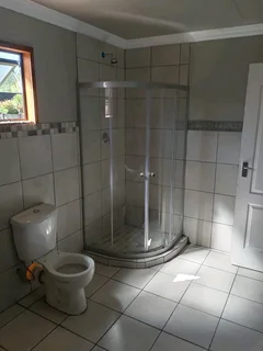 Wendyhouse and log cabin