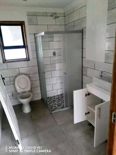 Wendyhouse and log cabin