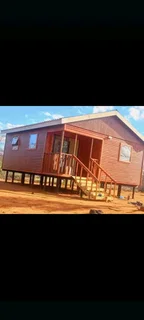 Wendyhouse and log cabin