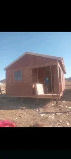 Wendyhouse and log cabin