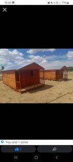 Wendyhouse and log cabin