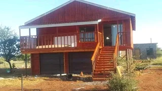 Wendyhouse  and log cabin