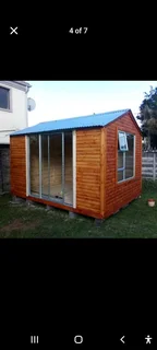 Wendyhouse  and log cabin