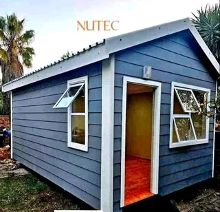 Wendyhouse and log cabin