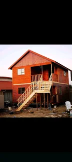 Wendyhouse and log cabin