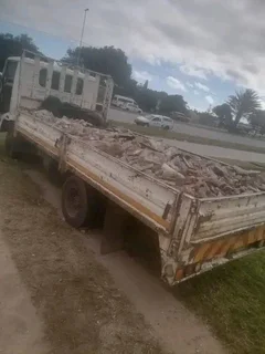 Rubbish removal rubble removal furniture removal garden refuse and long distance 0839826457