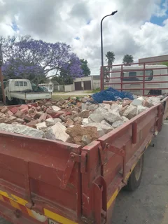 Rubbish removal rubble removal furniture removal garden refuse and long distance 0839826457