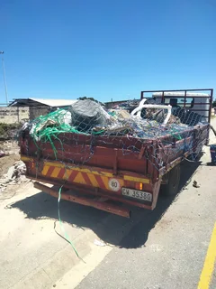 Rubbish removal rubble removal furniture removal garden refuse and long distance 0839826457