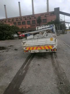 We do rubbish removal rubble removal furniture removal garden refuse and long distance 0839826457