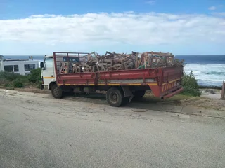 Rubbish removal rubble removal furniture removal garden refuse 0839826457 App or call