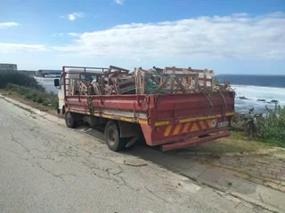 Rubbish removal rubble removal furniture removal garden refuse 0839826457 App or call