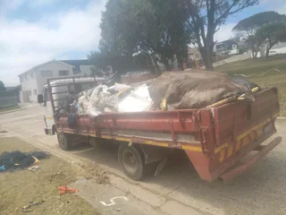 Rubbish removal rubble removal furniture removal garden refuse 0839826457 App or call