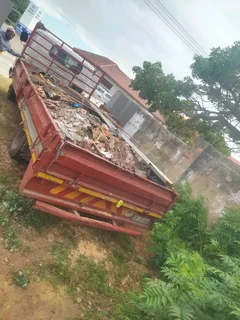 Rubbish removal rubble removal furniture removal garden refuse 0839826457 App or call