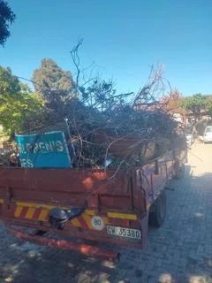 We do rubbish removal rubble removal furniture removal garden refuse 0839826457