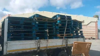 We do rubbish removal rubble removal furniture removal garden refuse and long distance 0839826457