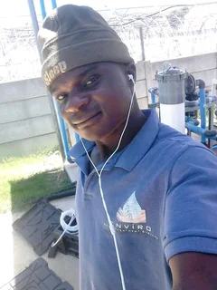 Am looking for job plumbing or stones layer