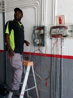 Excellent experianced electrician available