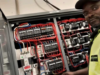 Excellent experianced electrician available