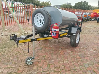 1000 Liter (UN-BRAKED) Mild Steel Diesel Bowser/ Fuel Trailer/ Mini Tanker