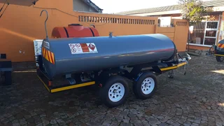 2000 Liter Mild Steel Diesel Bowser/ Fuel Trailer/ Mini Tanker