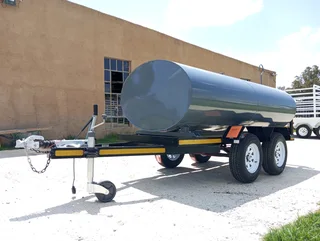 2500 liter Diesel Bowser/ Fuel Trailer/ Mini Tanker