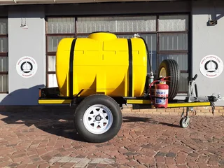1000 Liter Plastic Tank/ Bowser/ Fuel Trailer/ Mini Tanker