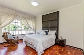 Spacious en-suite bedroom