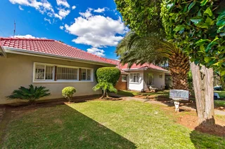 Spacious en-suite bedroom