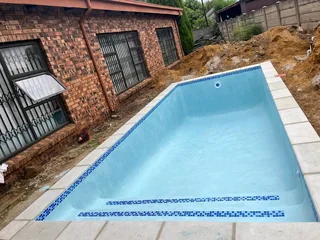Swimming pools specialists