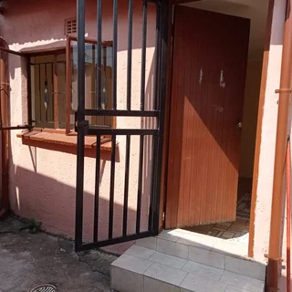 Safe and secure room available to rent