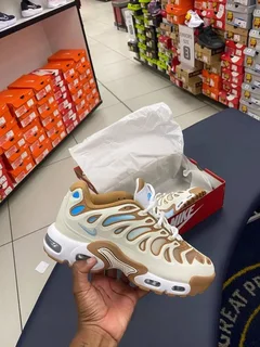 Nike airmax plus drift men’s