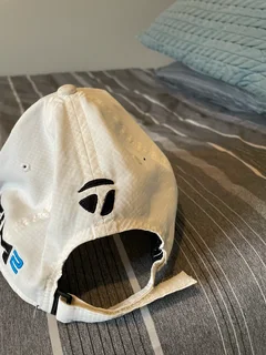 taylormade SIM2, TP5 golf cap, white