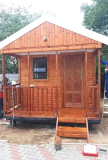 Smart Wendy houses Ask Sir Elijah