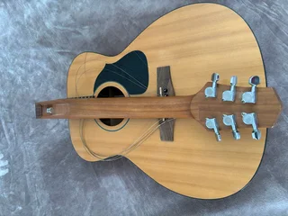 *Voyage Air VAOM-02 Folding Guitar – Almost As New! | R10 000