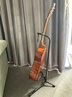 *Voyage Air VAOM-02 Folding Guitar – Almost As New! | R10 000