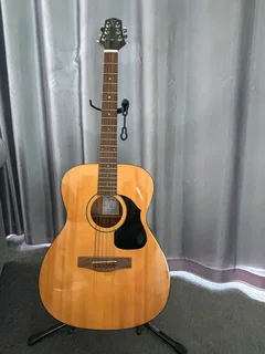 *Voyage Air VAOM-02 Folding Guitar – Almost As New! | R10 000