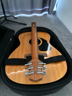 *Voyage Air VAOM-02 Folding Guitar – Almost As New! | R10 000