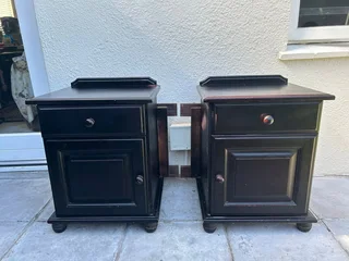 2 X mahogany stained Oregon pine pedestals R800 EACH