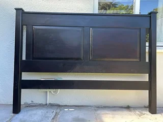 Mahogany stained Oregon pine Queen headboard R1000
