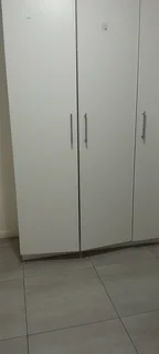 Room to rent in parklnds available now