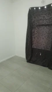 Very neat Room to rent in parklnds