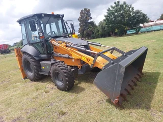 2024 CASE 570 V 4X4 TLB FOR SALE