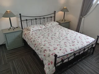 Fully Furnished • Spacious 1-Bedroom Cottage with Study – Glenpark, Pinetown