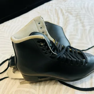 Jackson Ultima Mark I 10 1/2 skating shoes (Black Friday Sale)