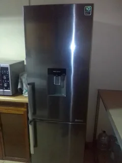 Like New Samsung Frost Free Water Dispenser Fridge
