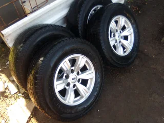 Bakkie rims and tyres R6500