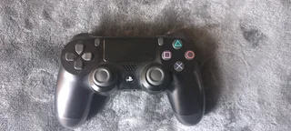 Playstation 4 Pro R4000