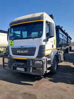 Side tipper trucks for hire ,tautliners