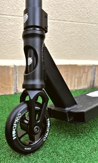 Hogpro Scooter - NITRO SERIES - P2 (Black Wheels) &#43; Custom Grips